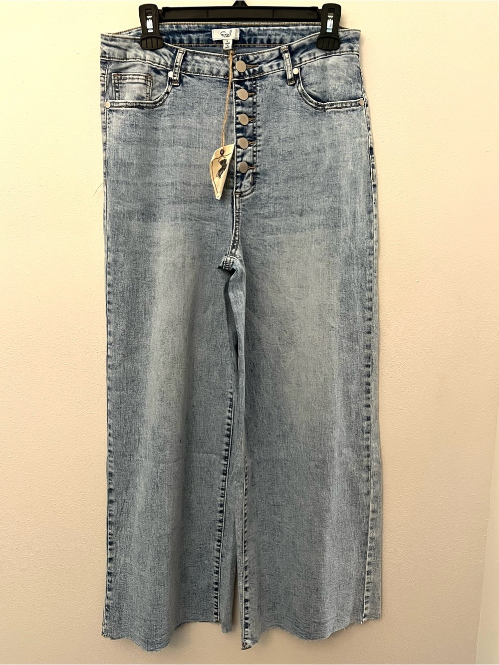 Easel light wash button fly wide leg crop pants sz L